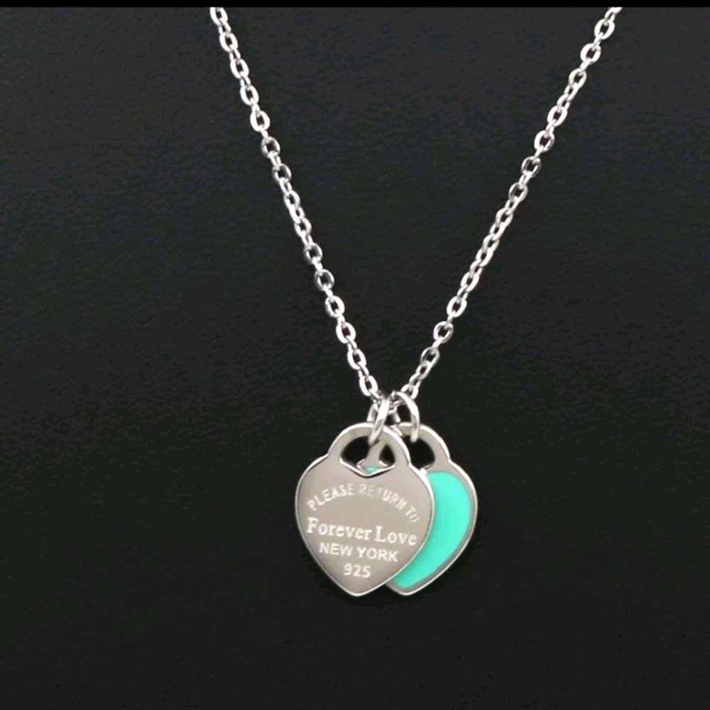 Beautiful dubble heart pendant necklace
